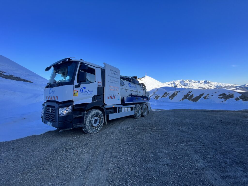 Carbel - Hydrocurage, débouchage d’urgence, inspection télévisée, pompage et nettoyage et recherchage de fuites. Grenoble, Bourg d’Oisans, Alpe d’Huez, Deux Alpes, Région Oisans et Isère. Professionnels et particuliers